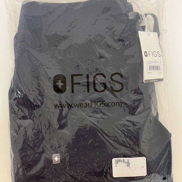 NIP Figs Petite Kade Cargo Scrub Pant - Picture 3 of 4